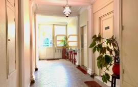 LE MANS / Secteur Du Pré/Rive Droite/Montoise. Appartement, cave et deux places de stationnement.