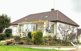 YVRE L EVEQUE / Maison indépendante sur sous-sol, 3/4 chambres, au bord de la rivière