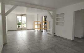 TRANGE / Maison familiale avec volumes généreux et grand terrain – Trangé